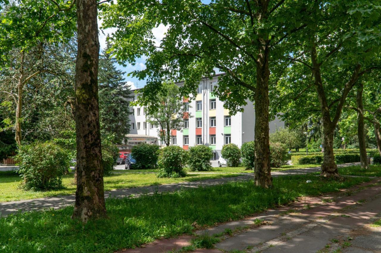 Dijaski Dom Bezigrad Ljubljana Hostel Exterior photo