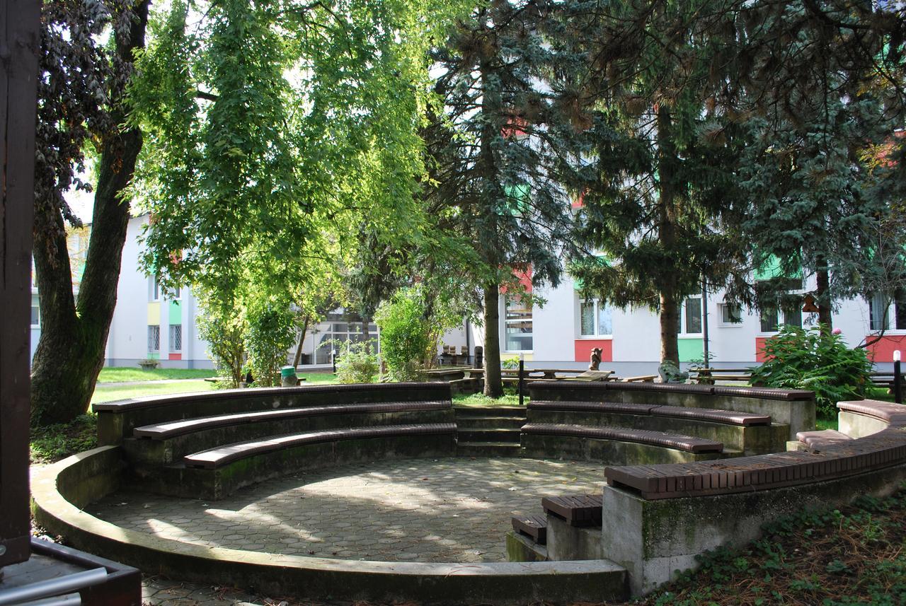 Dijaski Dom Bezigrad Ljubljana Hostel Exterior photo